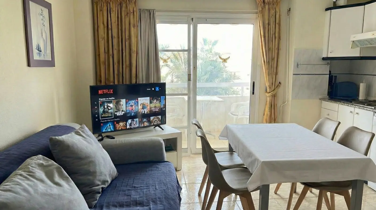 room equipped with Smart tv