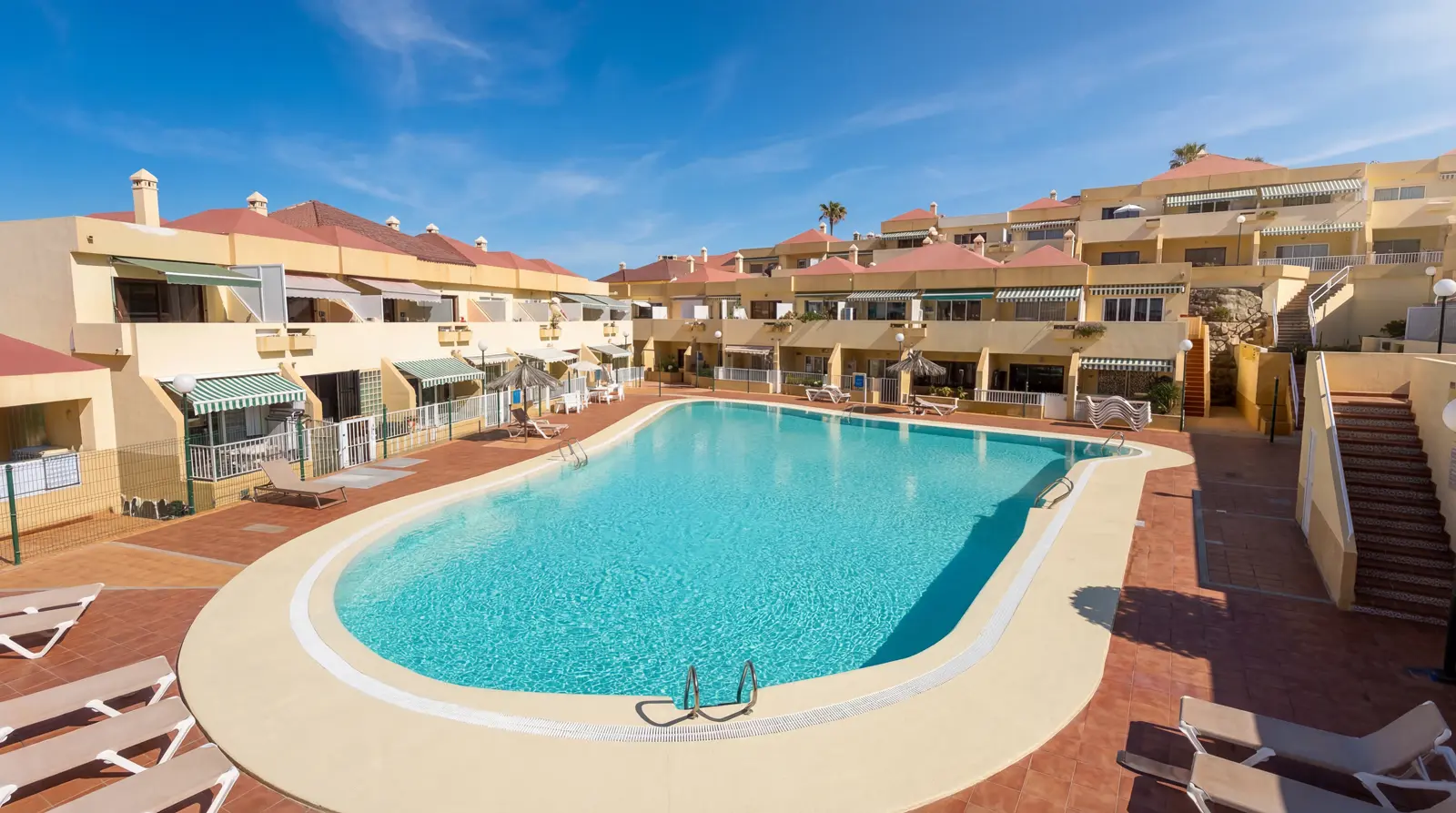 Accessible swimming pool apartment