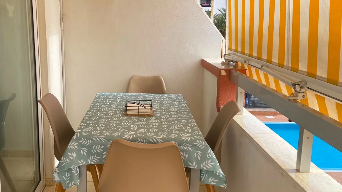 Private terrace with dining table and pool view, Los Tajinastes Playa de las Américas